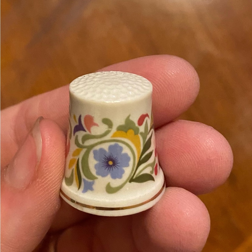 Vtg Avon Thimble Botanical Floral Gold Pink Porcelain Sewing Collectible 1974